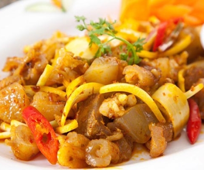 Gân bò xào sate