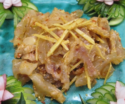 Gân bò hấp gừng